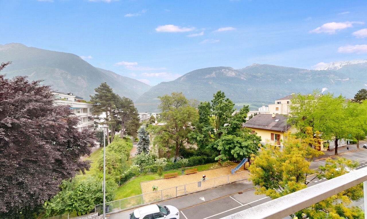 view of mountain background