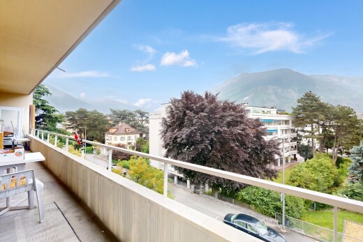 balcon avec from property, balcon, day time, mountain view, et vue sur la montagne