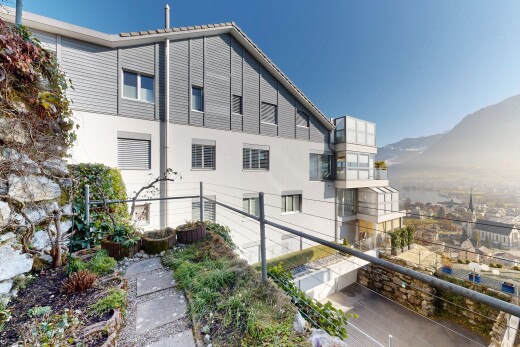 außenansicht mit day time, blick auf die berge, mountain view, und property visible