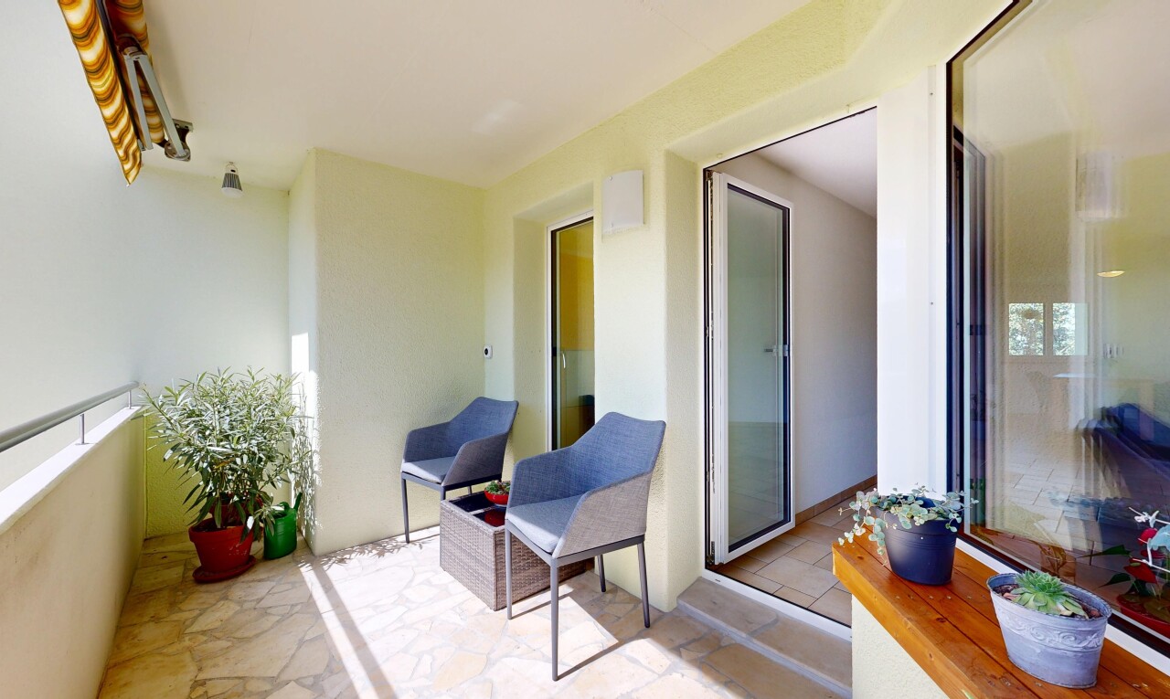 terrasse avec balcon