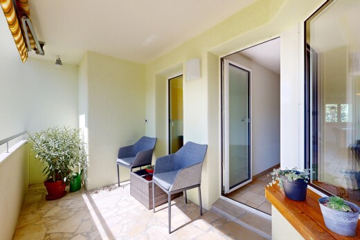 terrasse avec balcon