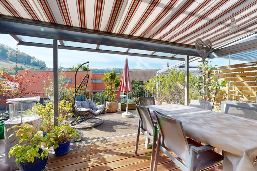 terrasse avec terrasse, coin repas extérieur, day time, et from property