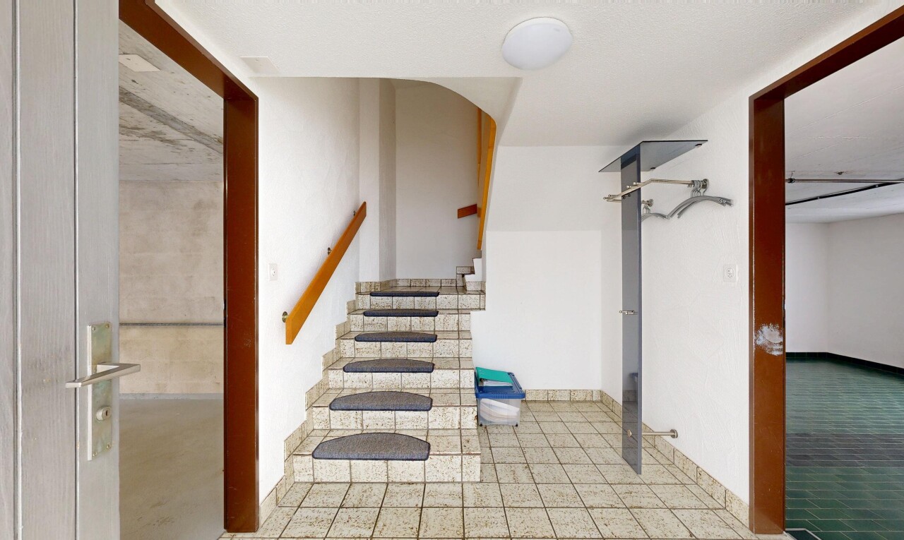 treppe mit inside property, treppen, gipskartonwand, drywall, und sockelleisten