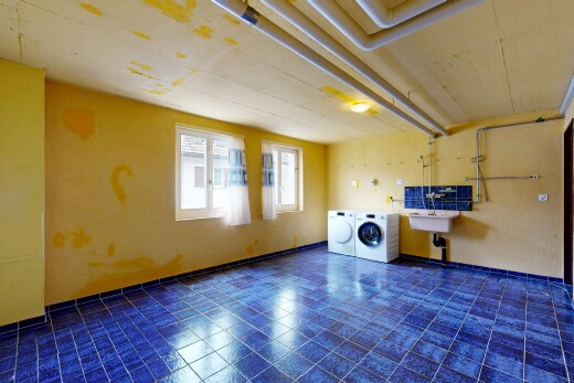 wäschekammer mit drywall, gipskartonwand, natural light, natürliches licht, und inside property