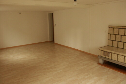 leerer raum mit holzfußboden, wood finish floor, gipskartonwand, drywall, und inside property