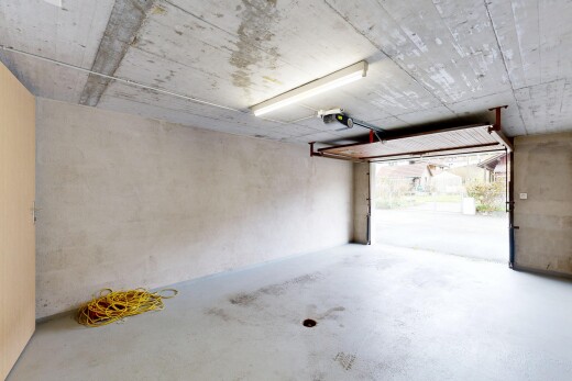 parking avec inside property