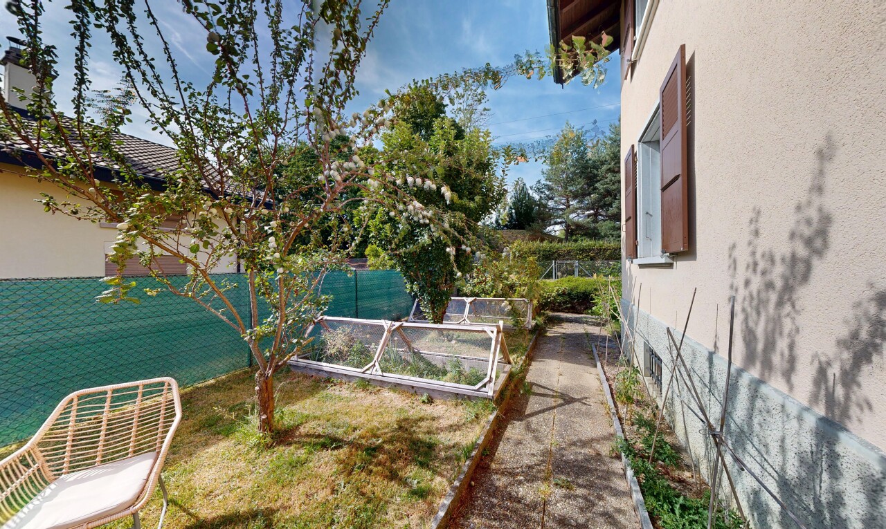jardin avec from property, day time, et clôture