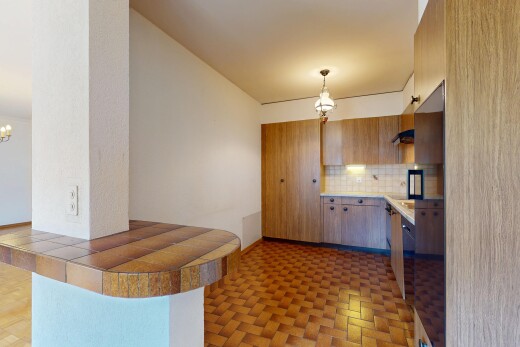 küche mit küchenrückwand beim herd, küchenrückwand beim Herd, parquet floor, inside property, und pendelleuchte