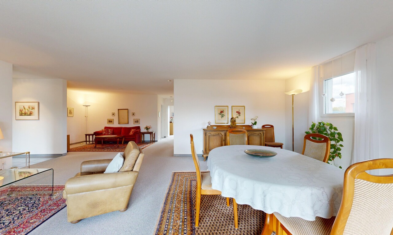 salon / salle à manger avec inside property, cloison sèche, drywall, moquette, et carpet