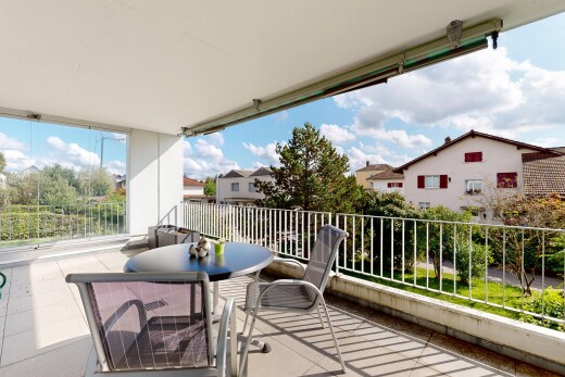 balkon mit terrasse, from property, und day time