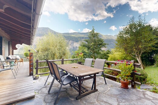 terrasse avec from property, coin repas extérieur, day time, vue sur la montagne, et mountain view