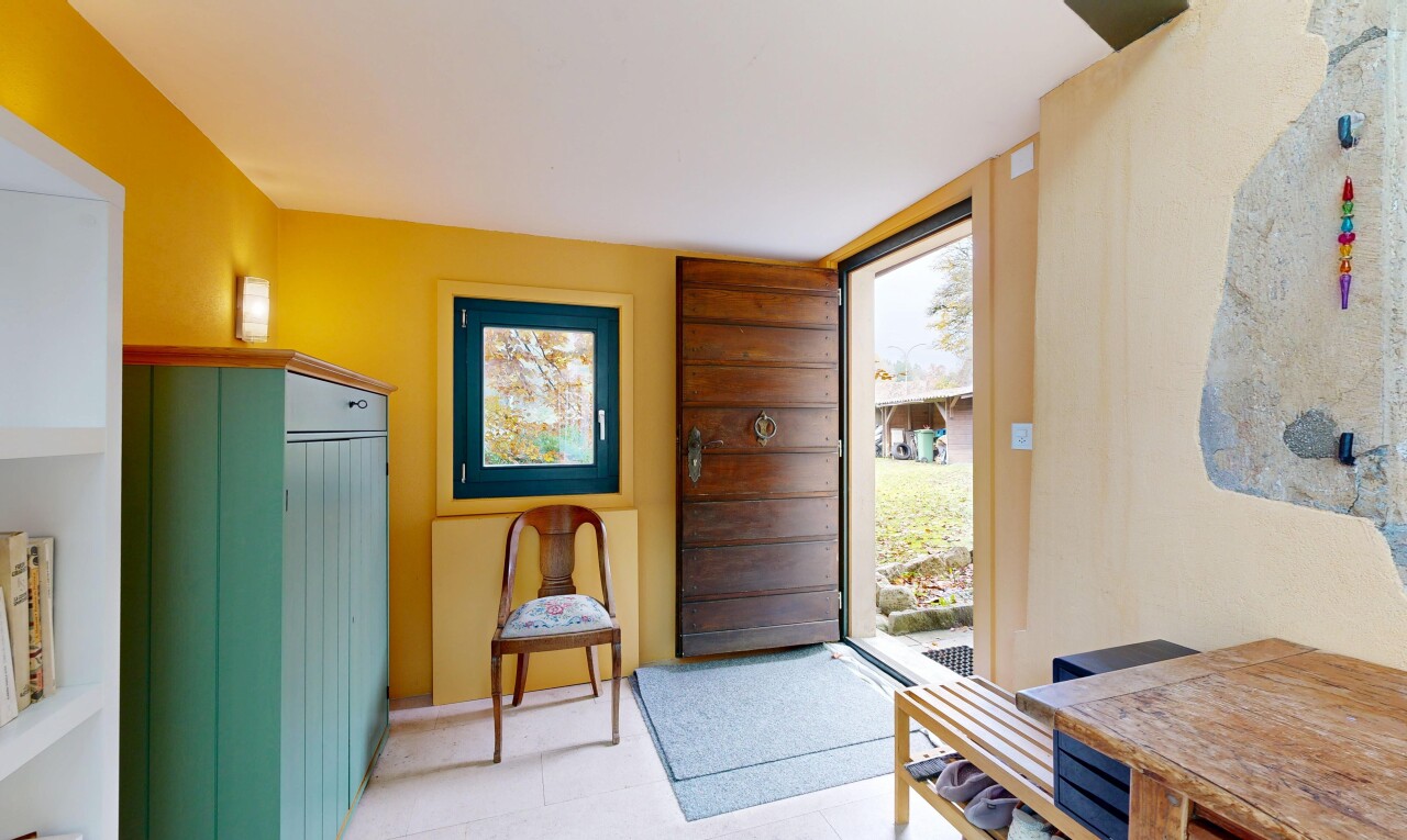 esszimmer mit inside property, natürliches licht, natural light, gipskartonwand, und drywall