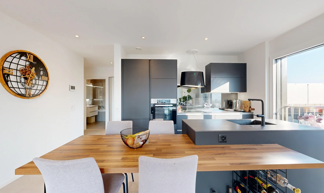dining room with a sink and recessed lighting