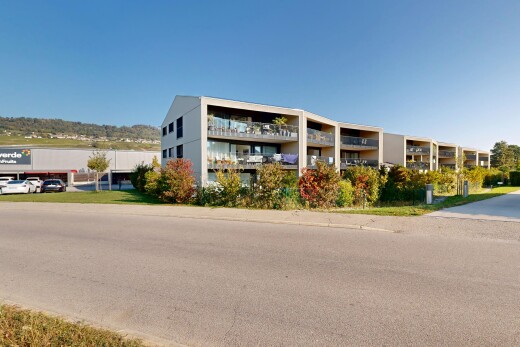 extérieur du bâtiment avec day time, vue sur le complexe d'appartements, et apartment complex view