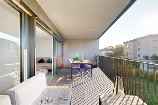 balcon avec balcon, from property, et coin repas extérieur