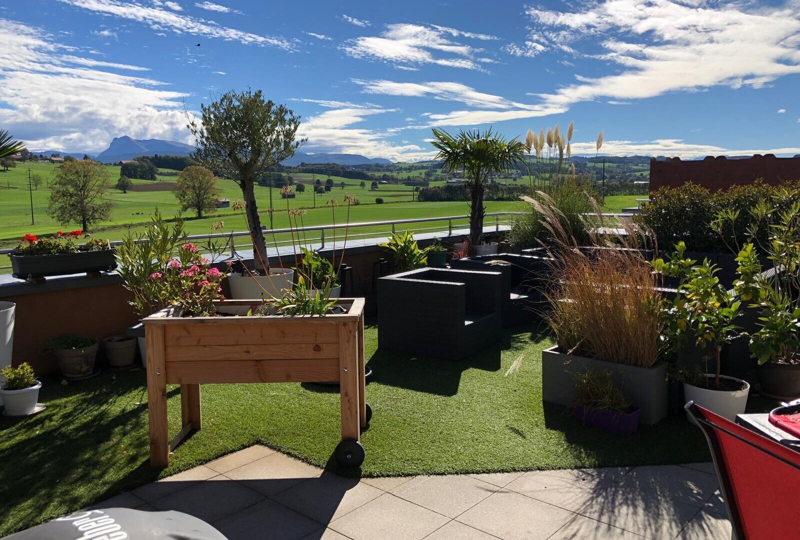 garten mit day time, rasen, terrasse, golfplatzblick, und golf course view
