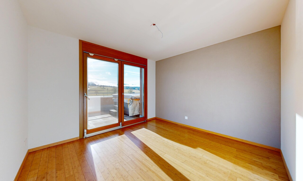 pièce vide avec day time, lumière naturelle, natural light, cloison sèche, et drywall