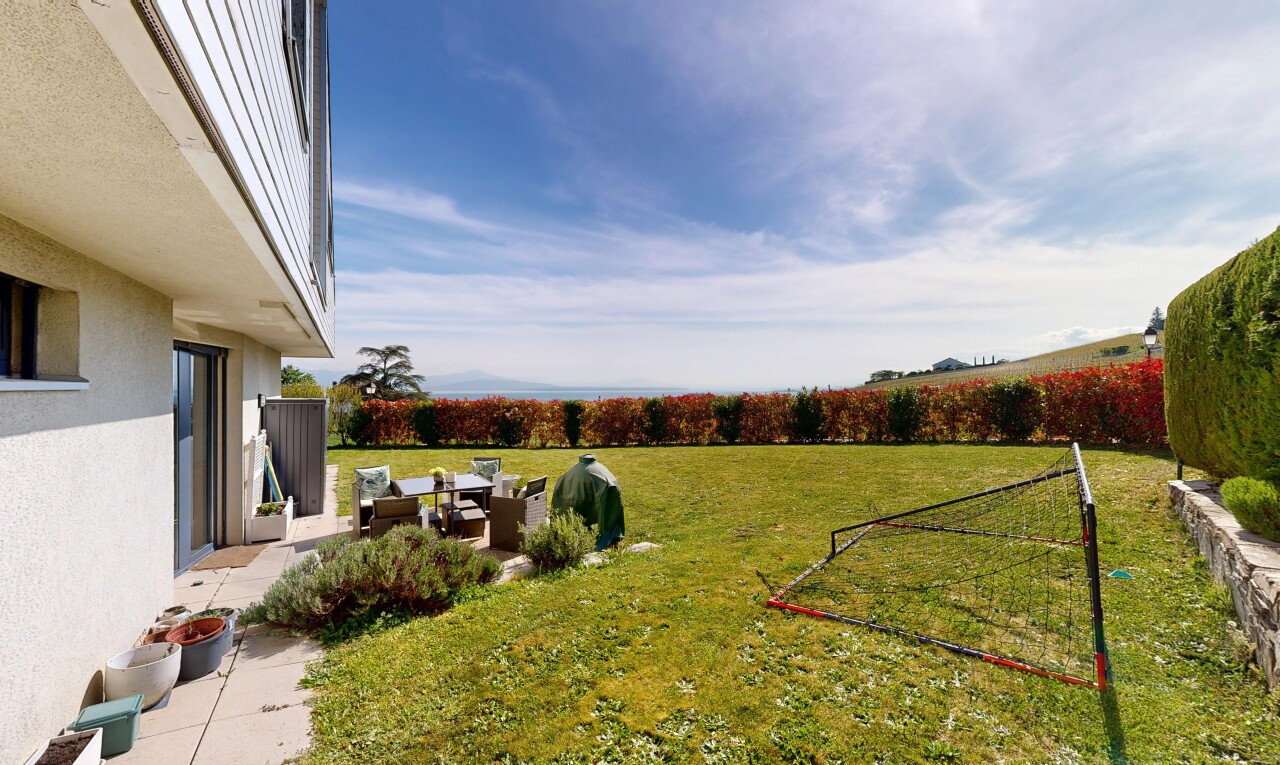 garten mit from property, terrasse, day time, und wohnraum im freien