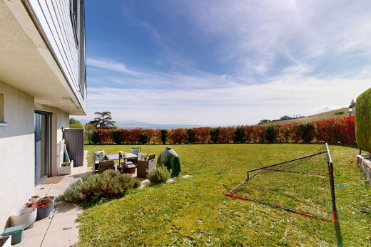 jardin avec from property, terrasse, day time, et espace de vie extérieur