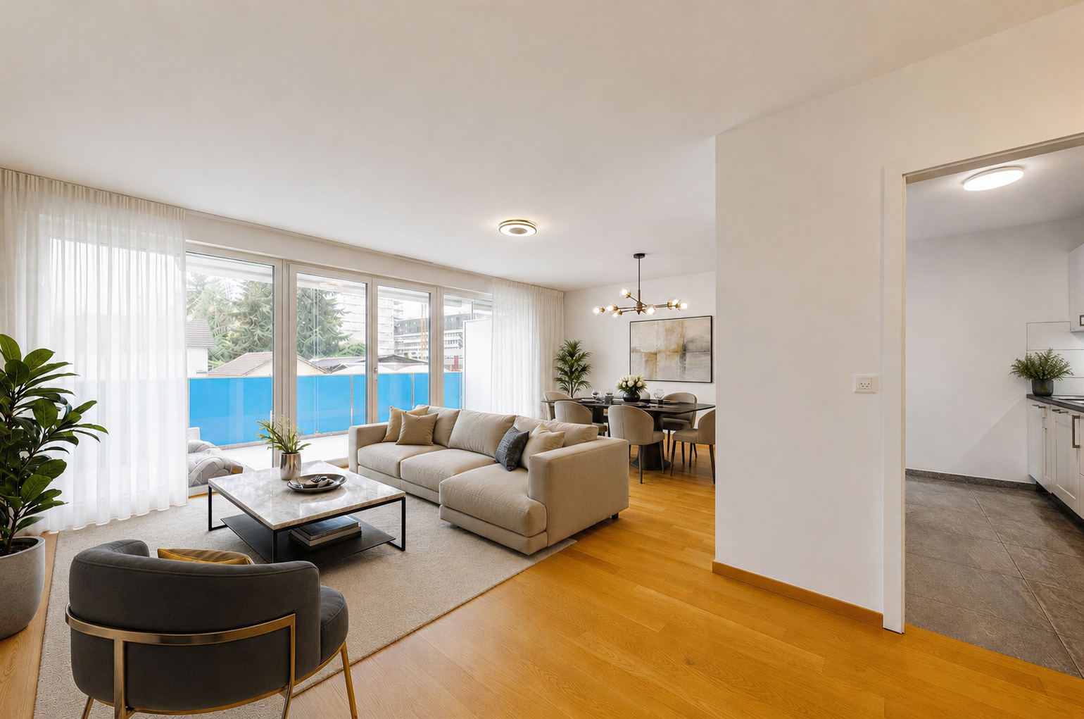 pièce vide avec wood finish floor, sol en finition bois, drywall, cloison sèche, et inside property