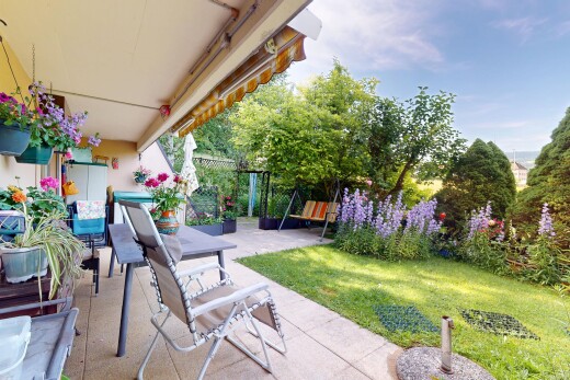 terrasse avec auvent, pelouse, terrasse, from property, et day time