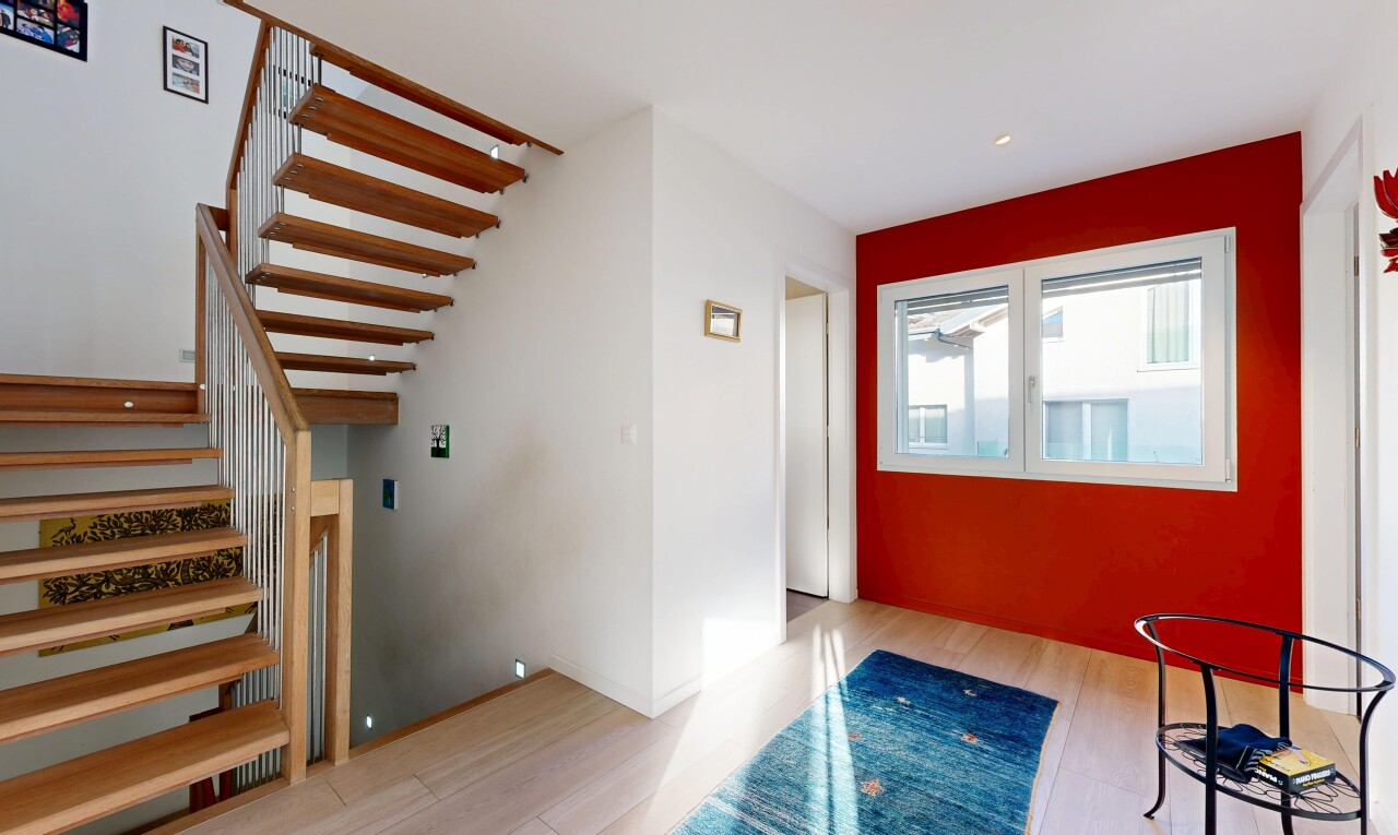 treppe mit gipskartonwand, drywall, natürliches licht, natural light, und inside property