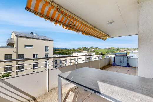 balcon avec day time, from property, terrasse, et gril