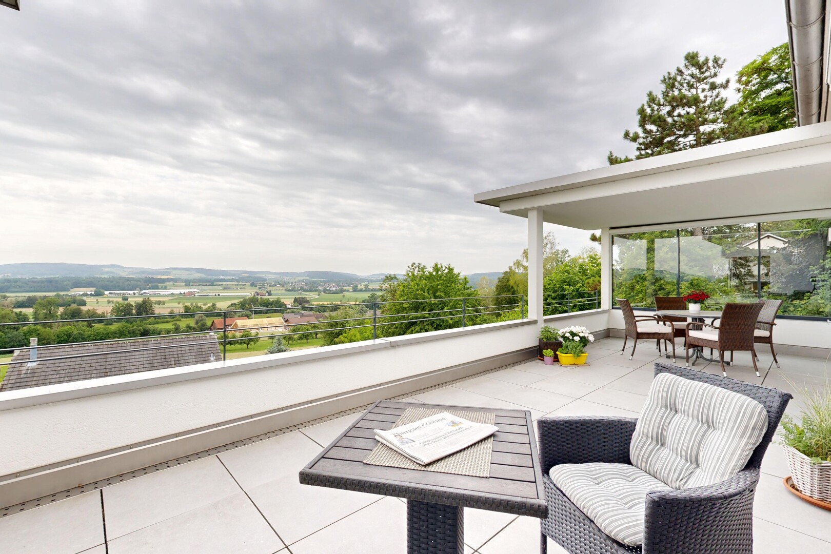 terrasse mit overcast, terrasse, from property, und essbereich im freien