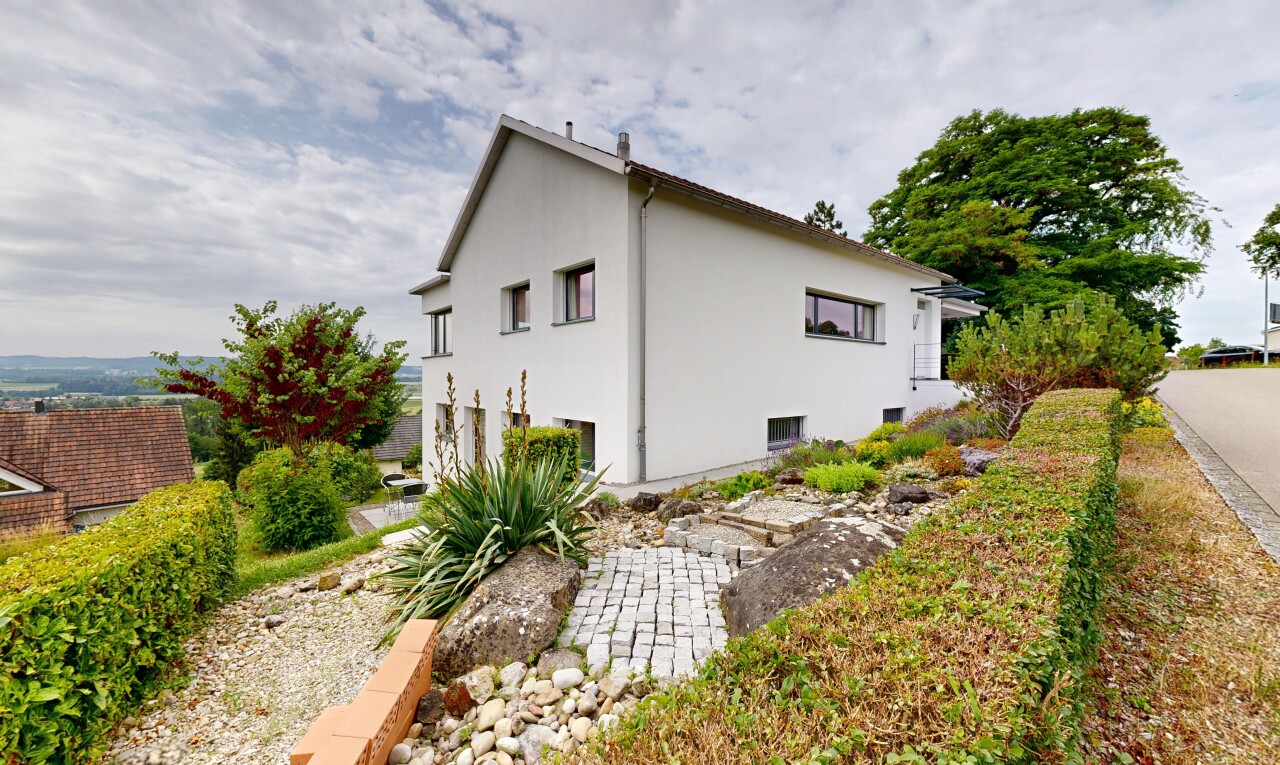 außenansicht mit from property und stuckverkleidung
