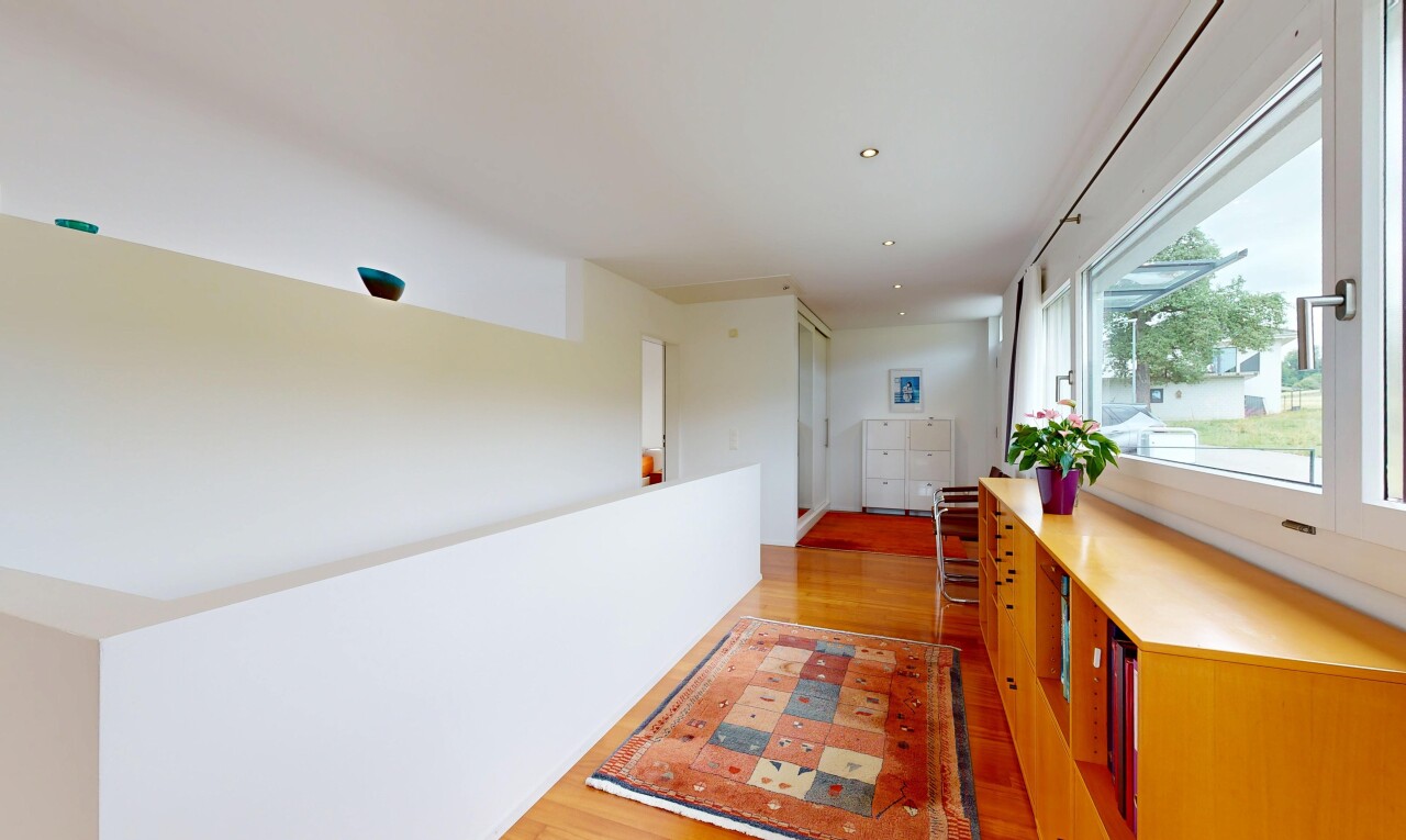 halle / korridor mit holzfußboden, wood finish floor, inside property, gipskartonwand, und drywall