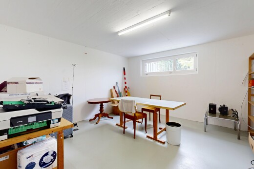 bureau avec cloison sèche, drywall, lumière naturelle, natural light, et finished concrete floor