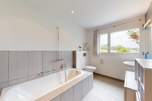bad mit komplettes badezimmer, bad, schminktisch, toilette, und gipskartonwand