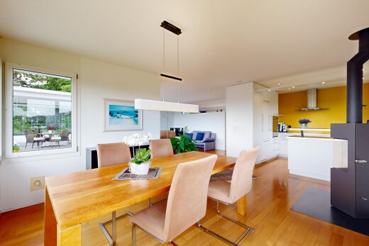 esszimmer mit inside property, holzfußboden, wood finish floor, gipskartonwand, und drywall