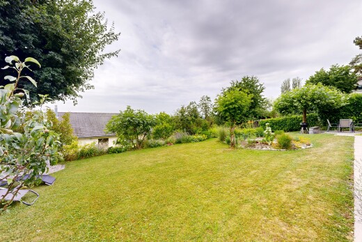 jardin avec pelouse, overcast, et from property