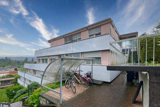 außenansicht mit property visible, day time, terrasse, und treppen