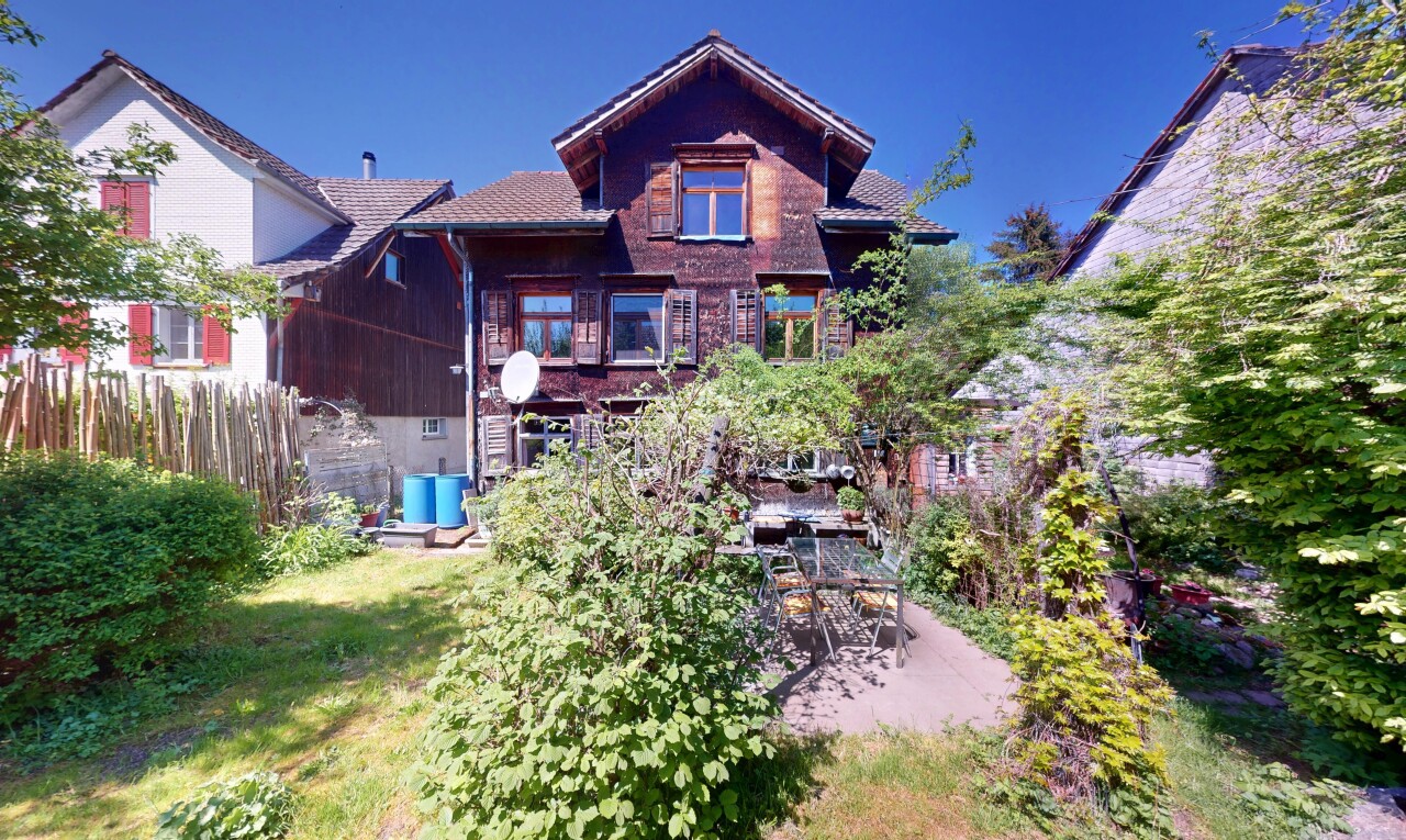 außenansicht mit property visible und zaun