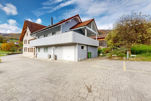 außenansicht mit balkon, day time, und property visible