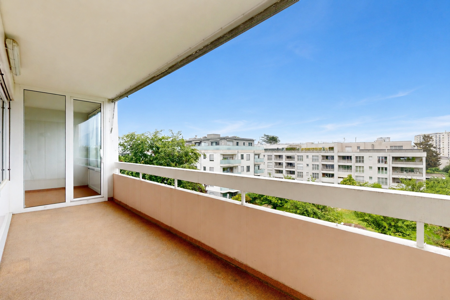 balkon mit from property, balkon, day time, apartment complex view, und wintergarten
