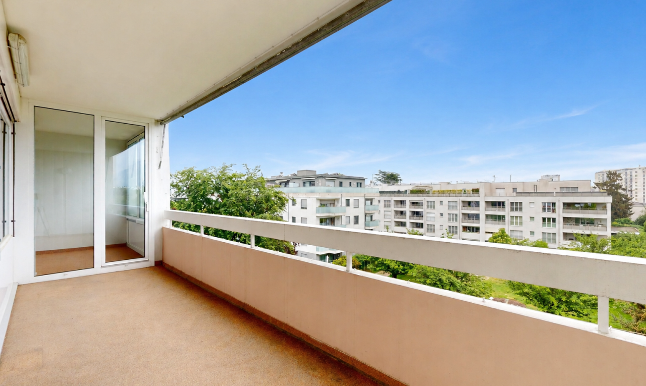 balkon mit from property, balkon, day time, apartment complex view, und wintergarten