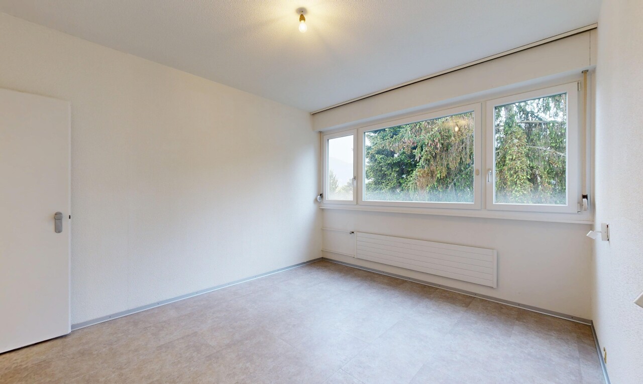 leerer raum mit natürliches licht, natural light, gipskartonwand, drywall, und inside property