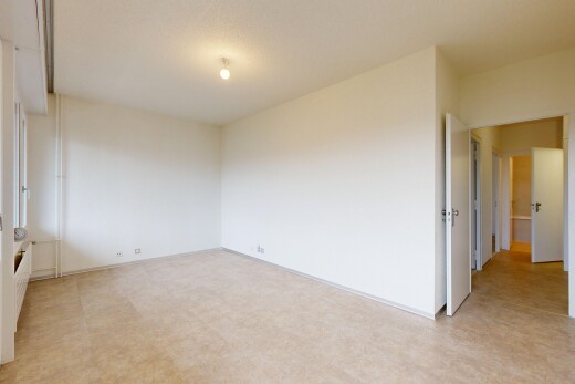pièce vide avec inside property, drywall, cloison sèche, et light floor