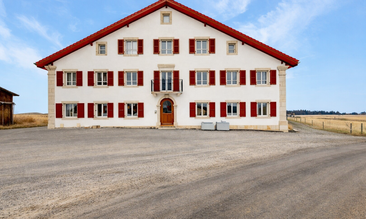 façade avec day time, bardage en stuc, et property visible