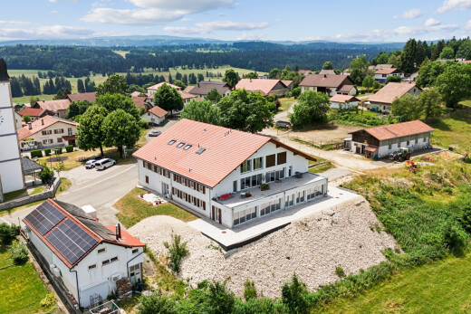 façade avec day time, drone view, residential view, et vue résidentielle