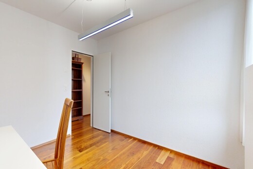 leerer raum mit inside property, wood finish floor, holzfußboden, drywall, und gipskartonwand