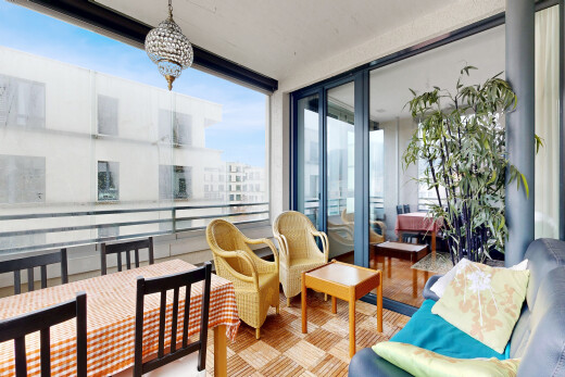 balkon mit day time und inside property