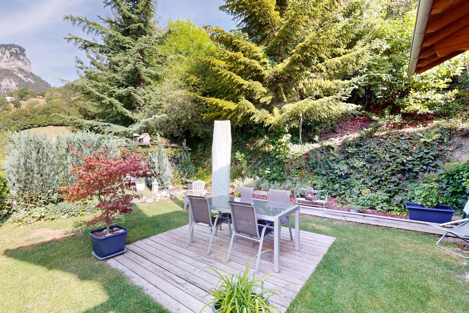 terrasse avec terrasse, pelouse, from property, et coin repas extérieur