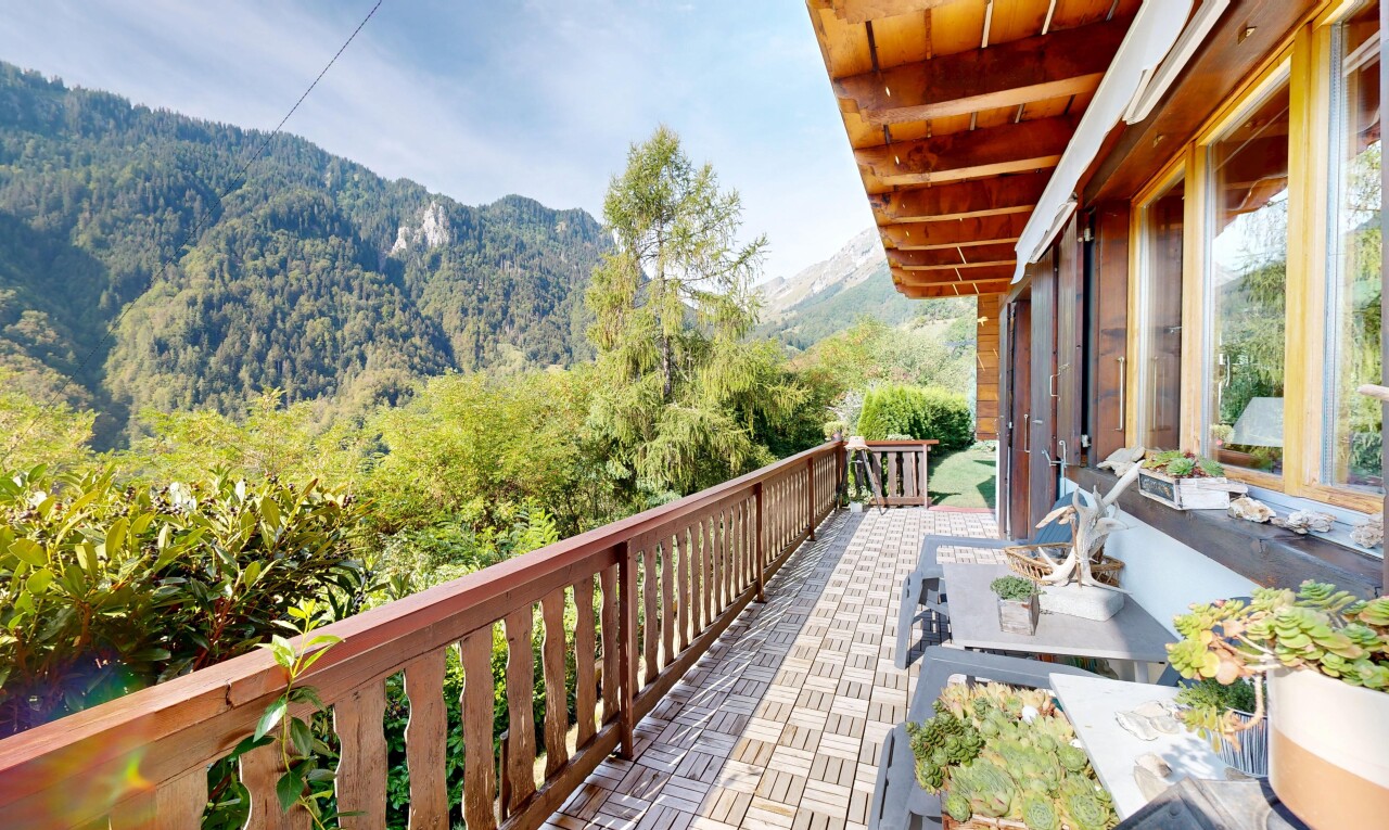 balcon avec from property, view focus, vue sur la montagne, mountain view, et day time