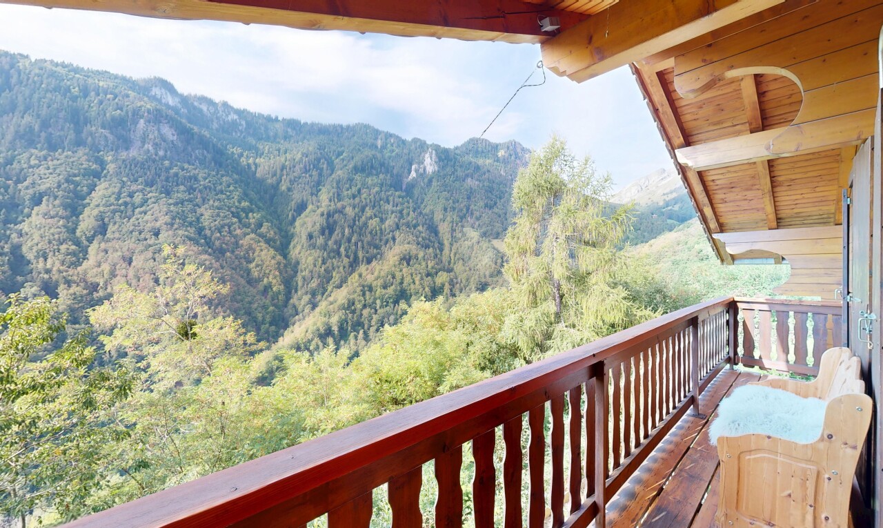 balcon avec view focus, forest view, vue sur la forêt, balcon, et from property