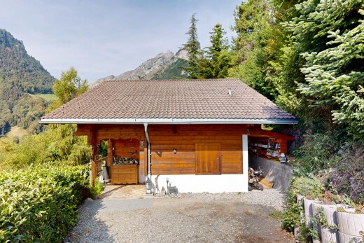 façade avec bardage horizontal, property visible, vue sur la montagne, mountain view, et day time