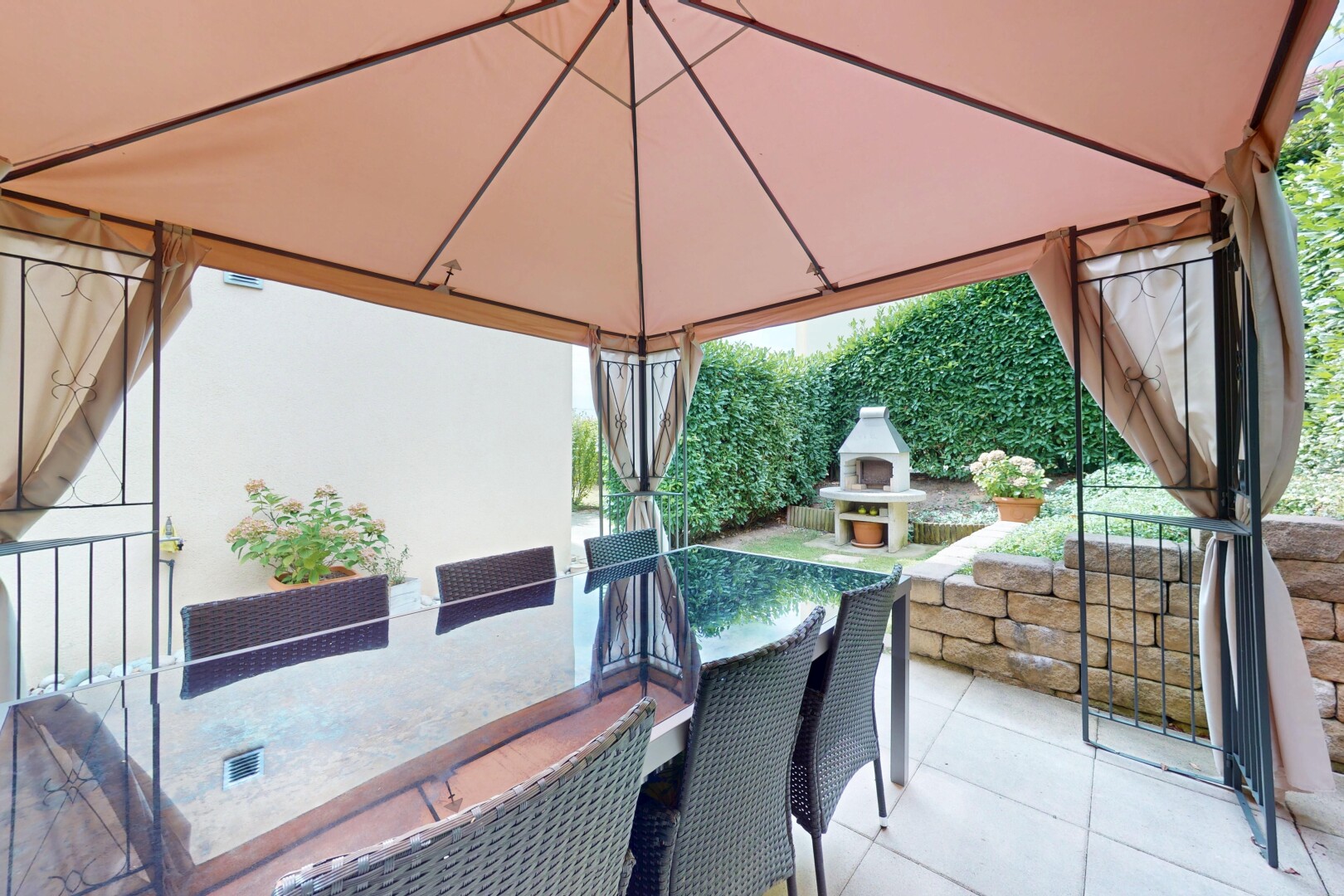 terrasse mit kamin, pavillon, essbereich im freien, terrasse, und from property
